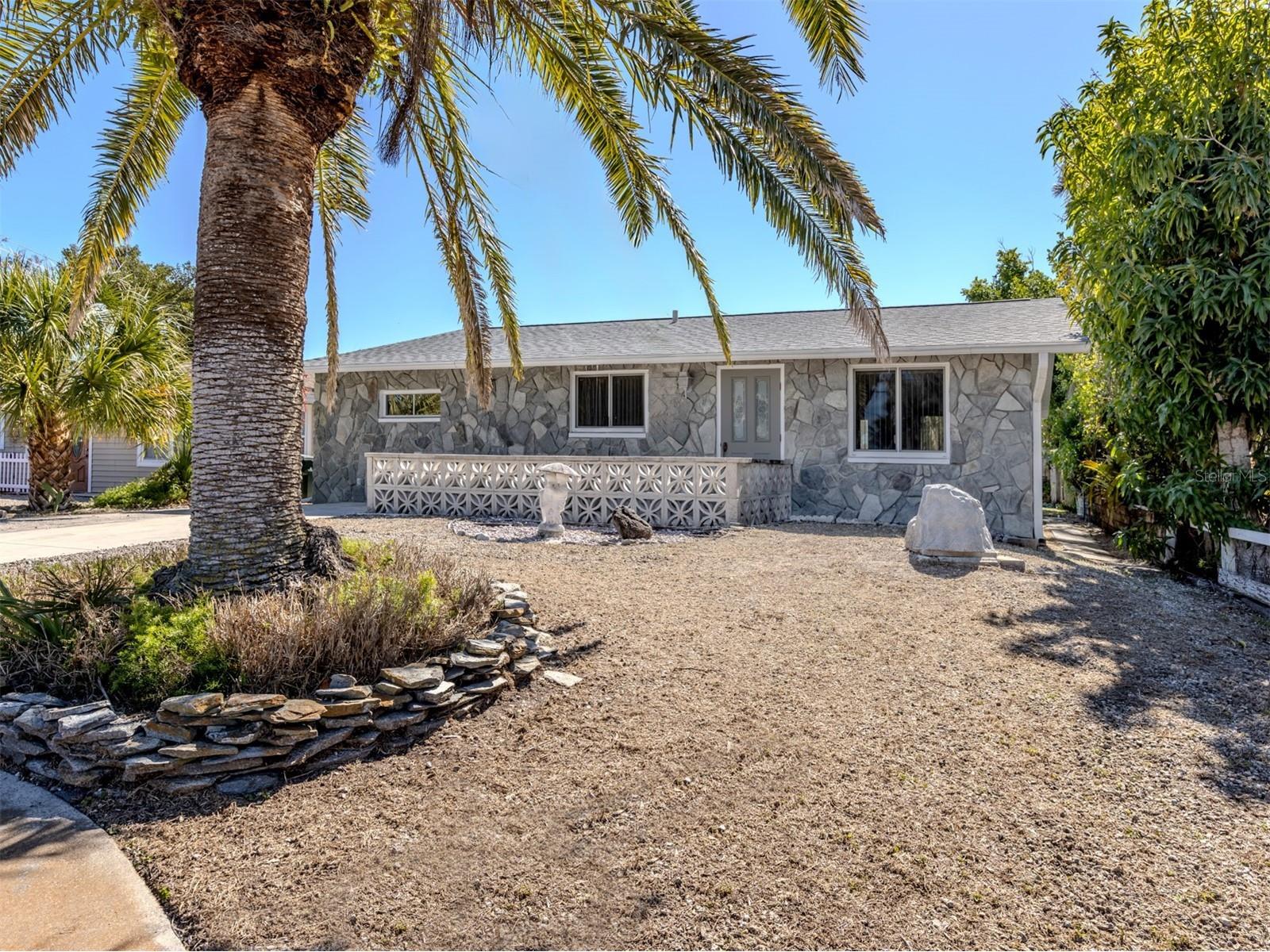 325 Palmetto Road W Nokomis FL 34275 N6142725 image1