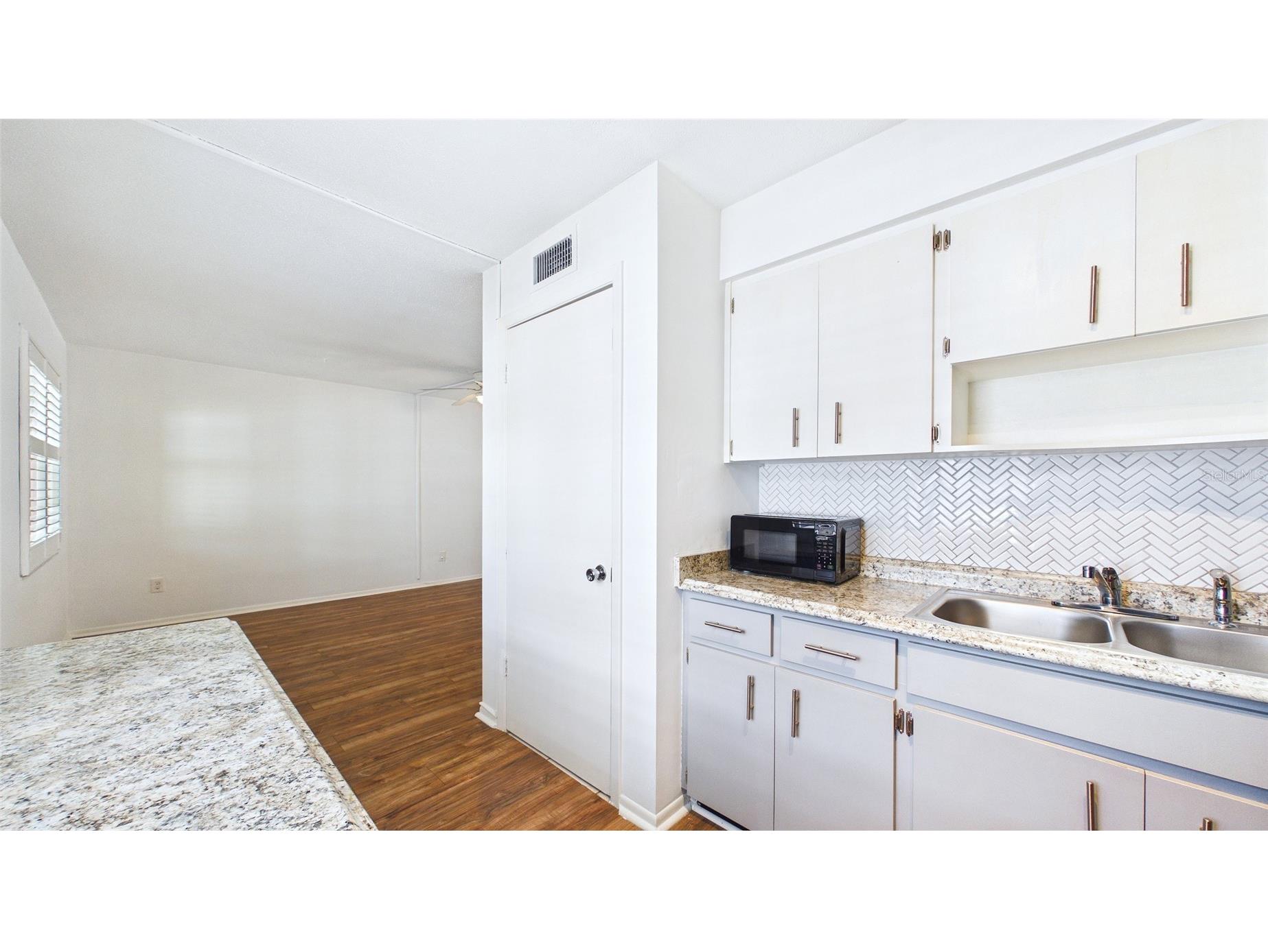 325 Sky Loch Drive W Dunedin FL 34698 TB8503385 image15