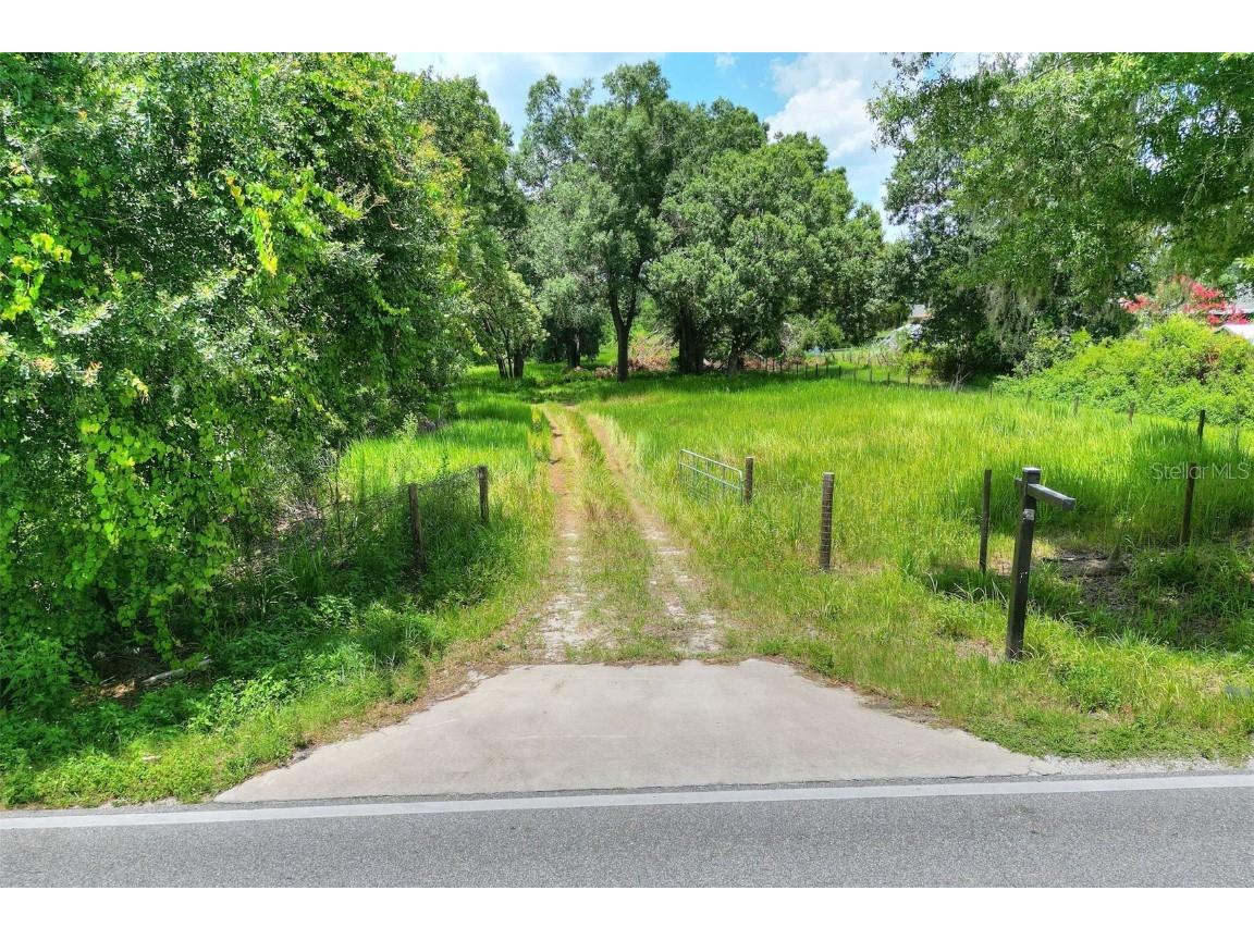 325 W Socrum Loop Road Lakeland FL 33809 L4938198 image1