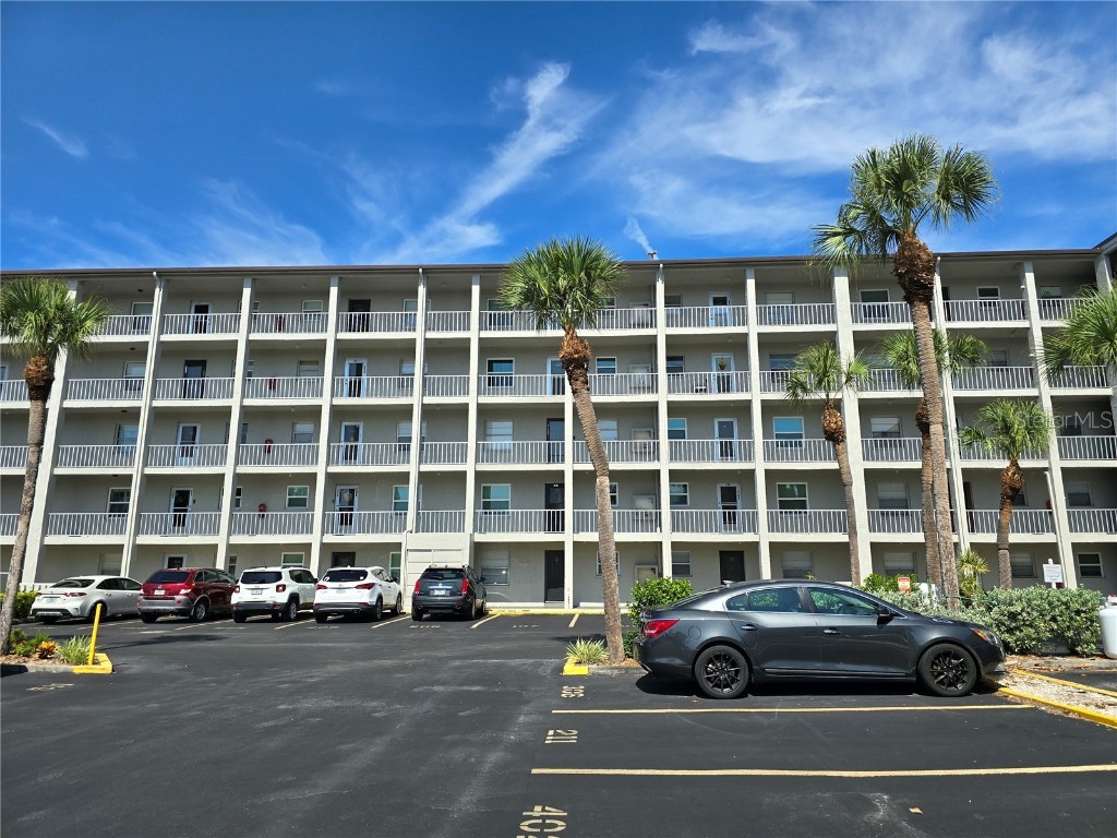 3250 Lake Bayshore Drive #504 Bradenton FL 34205 A4618717 image1