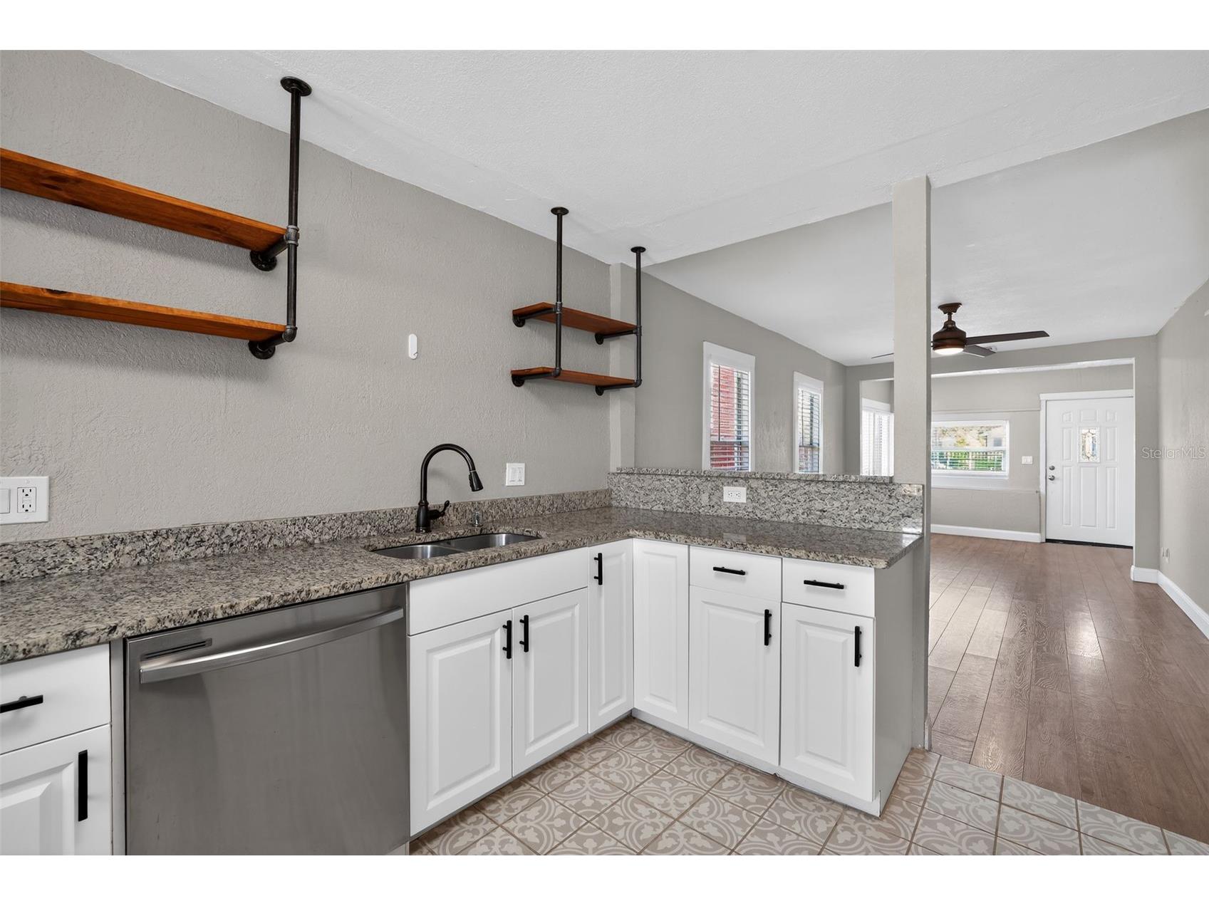 3250 Prescott Street N Saint Petersburg FL 33713 A4690739 image18