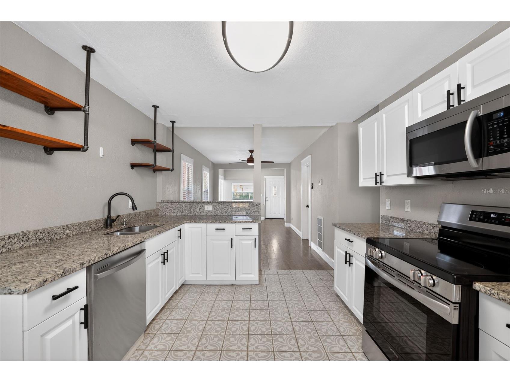 3250 Prescott Street N Saint Petersburg FL 33713 A4690739 image22