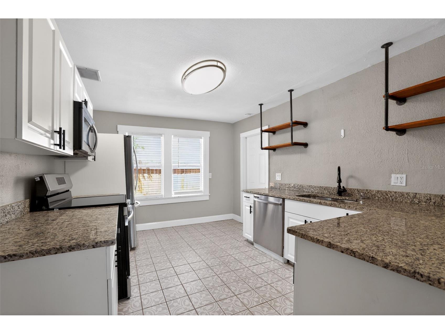 3250 Prescott Street N Saint Petersburg FL 33713 A4690739 image23