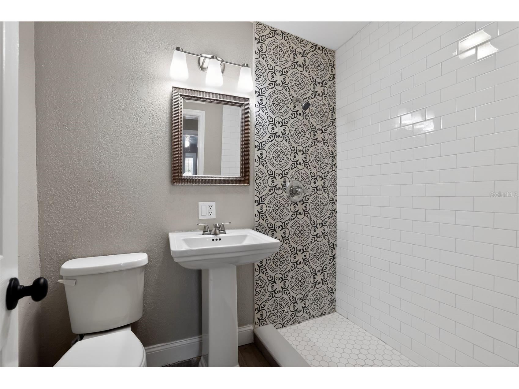 3250 Prescott Street N Saint Petersburg FL 33713 A4690739 image32
