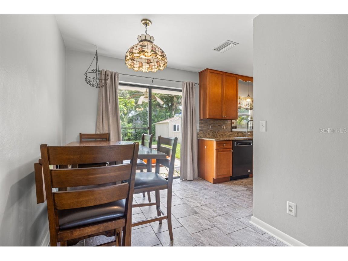 3252 21st Place SW Largo FL 33774 TB8418735 image10