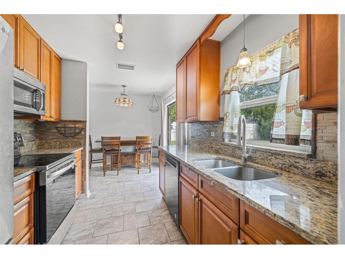 3252 21st Place SW Largo FL 33774 TB8418735 image13