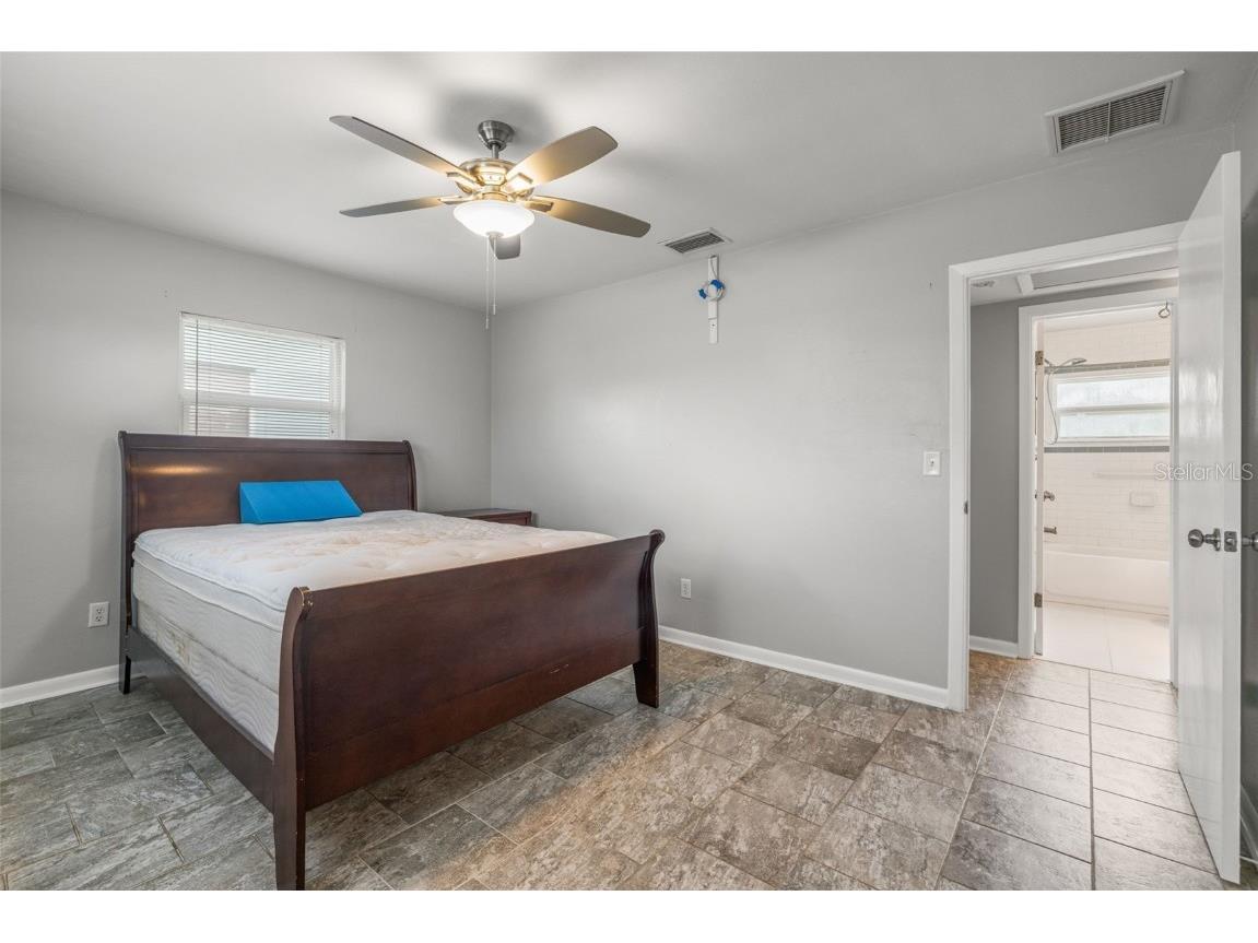 3252 21st Place SW Largo FL 33774 TB8418735 image15