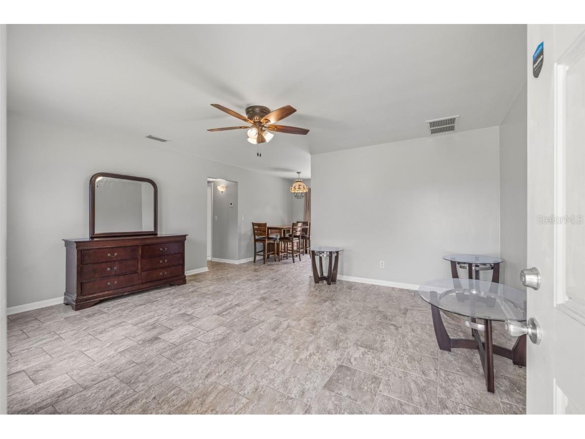 3252 21st Place SW Largo FL 33774 TB8418735 image5