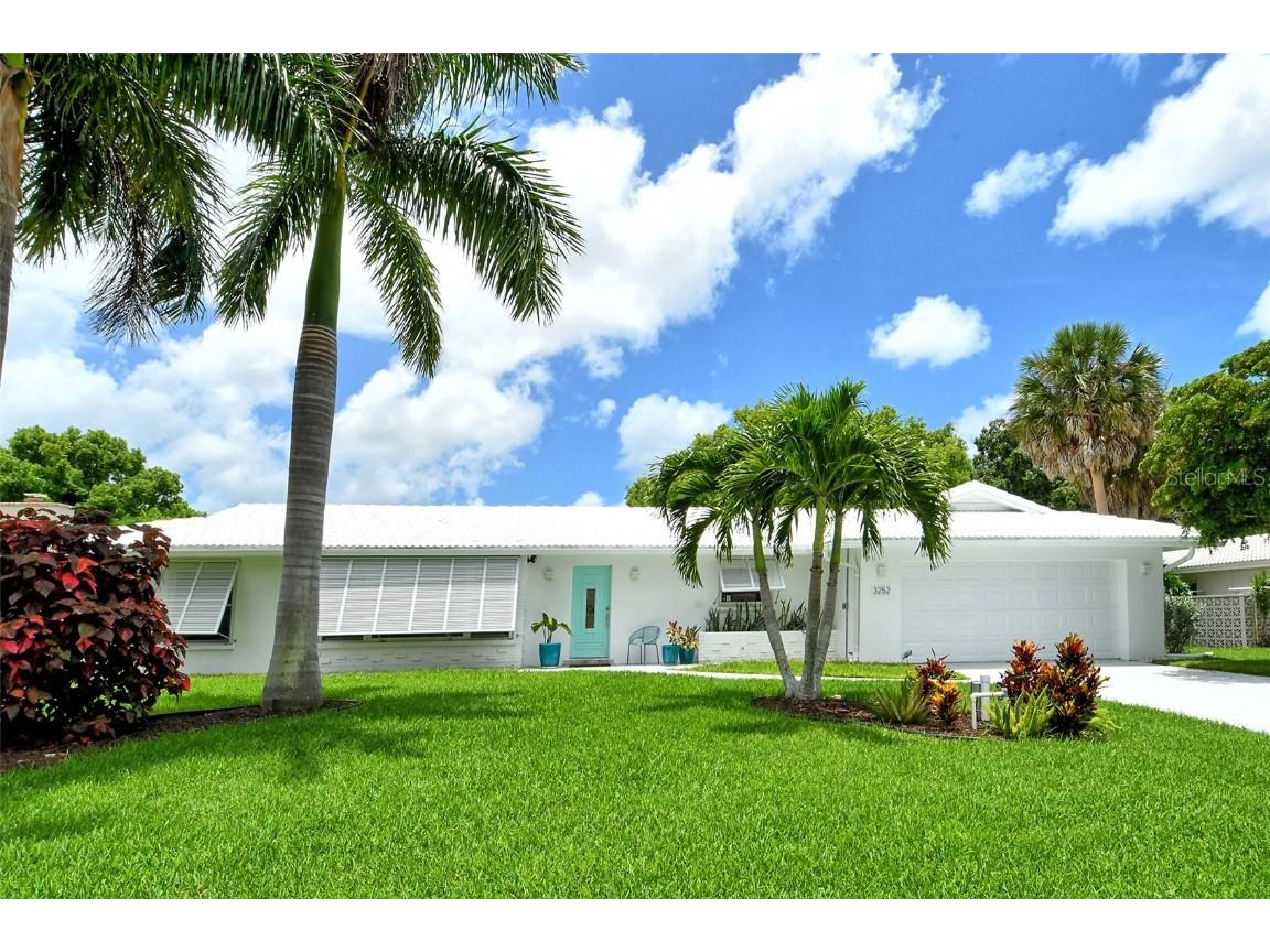3252 Pine Valley Drive Sarasota FL 34239 A4614989 image1