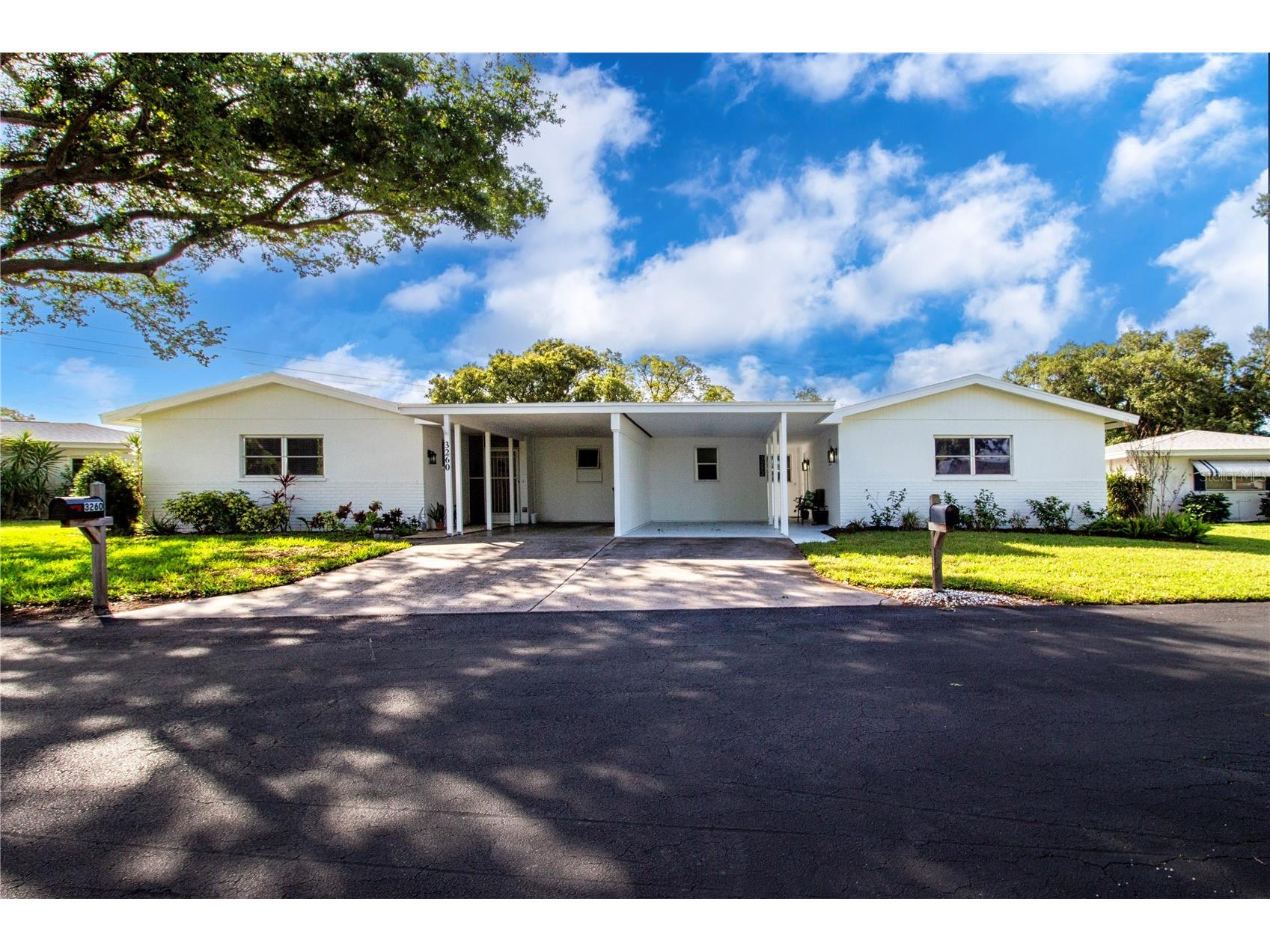 3252 Westford Lane #122 Sarasota FL 34231 A4688937 image1