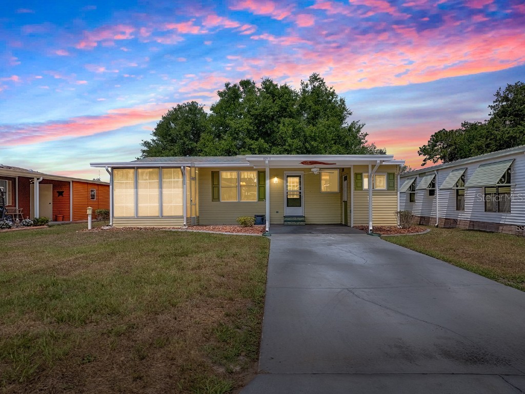 32521 W Golf Court Leesburg FL 34748 G5096905 image1