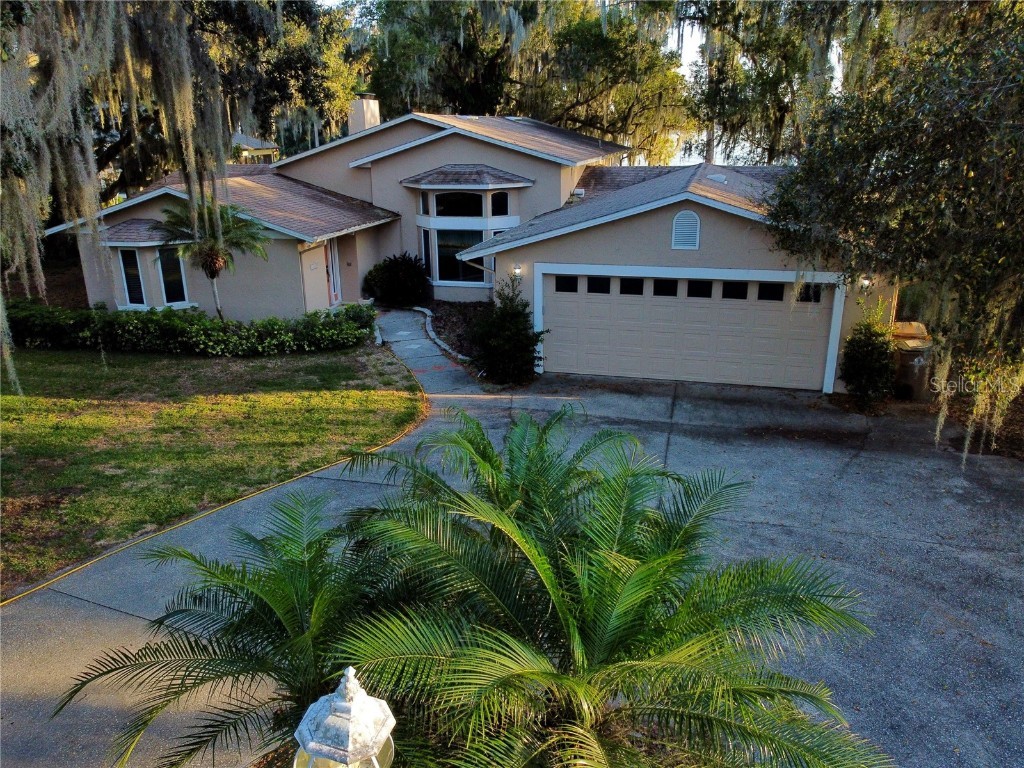 32525 Lakeshore Drive Tavares FL 32778 - LAKE DORA G5078703 image1