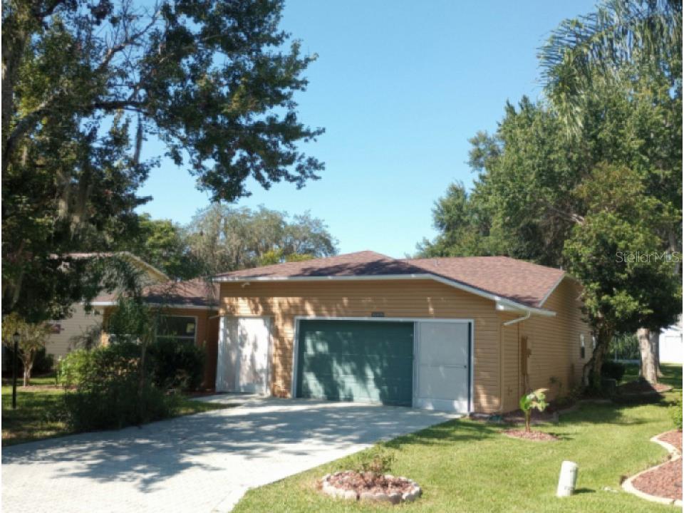 32525 Oak Park Drive Leesburg FL 34748 O6199095 image1