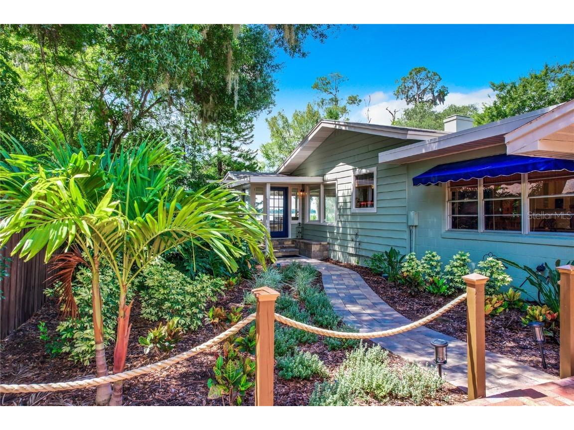 32545 Lakeshore Drive Tavares FL 32778 - LAKE DORA/HARRIS CHAIN OF LAKE O6233236 image1