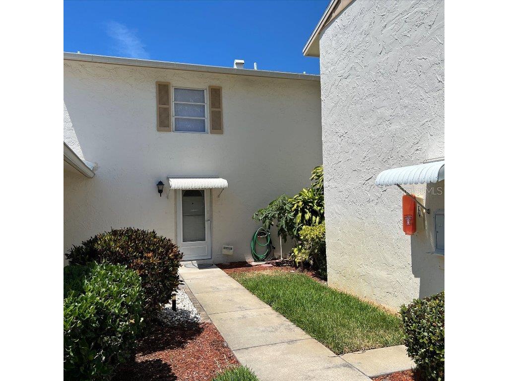 3255 39th Street S #B Saint Petersburg FL 33711 - CLAM BAYOU U8198727 image1