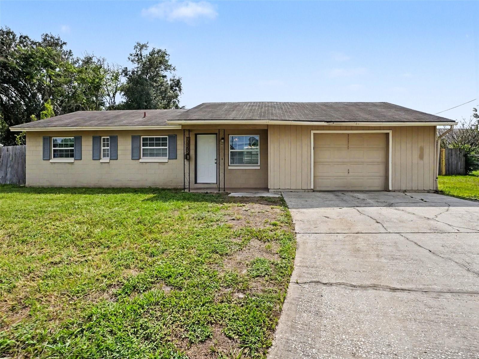 3255 Kelvington Drive Orlando FL 32810 O6417658 image1