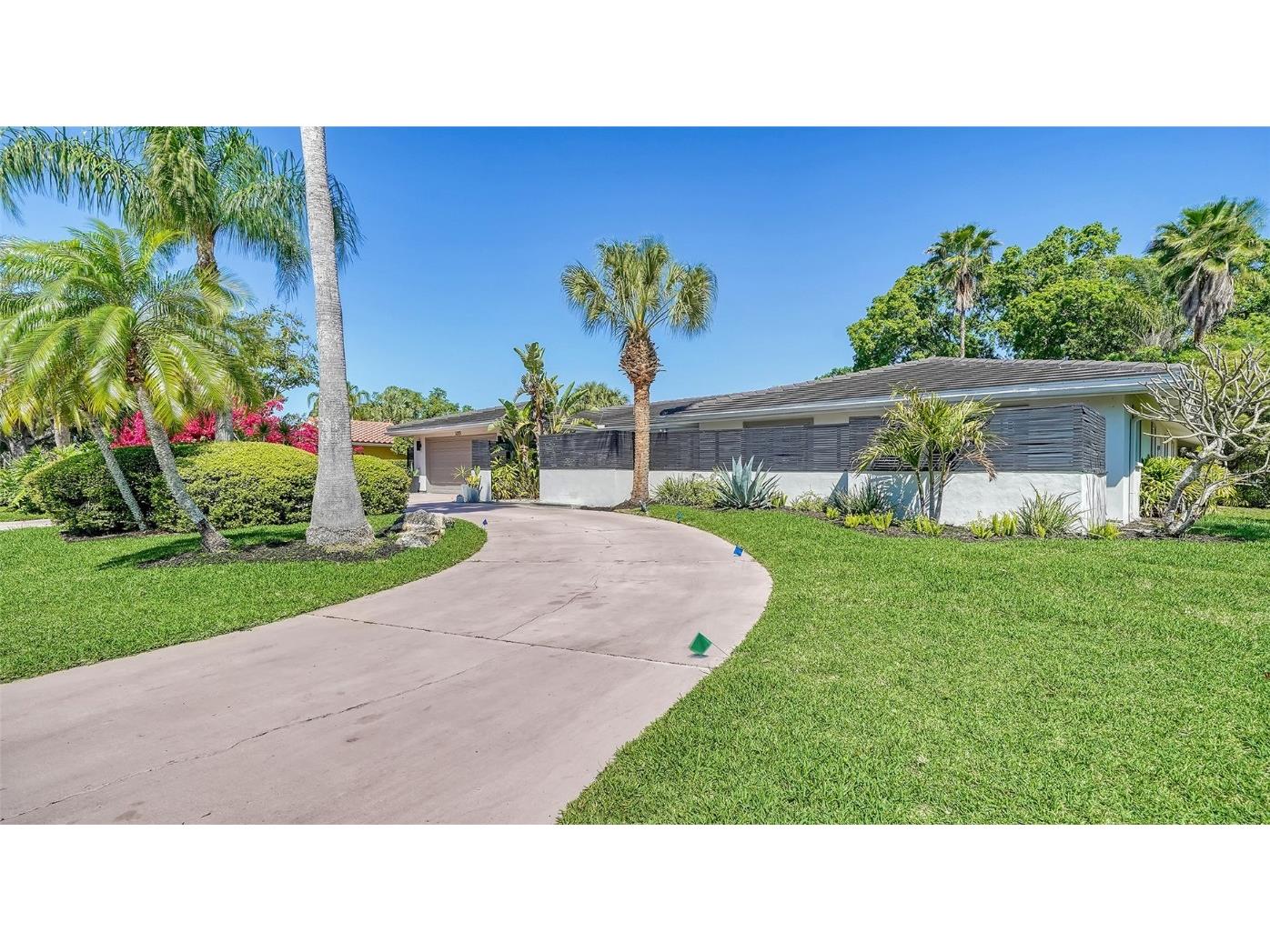 3255 Pine Valley Drive Sarasota FL 34239 A4602916 image1