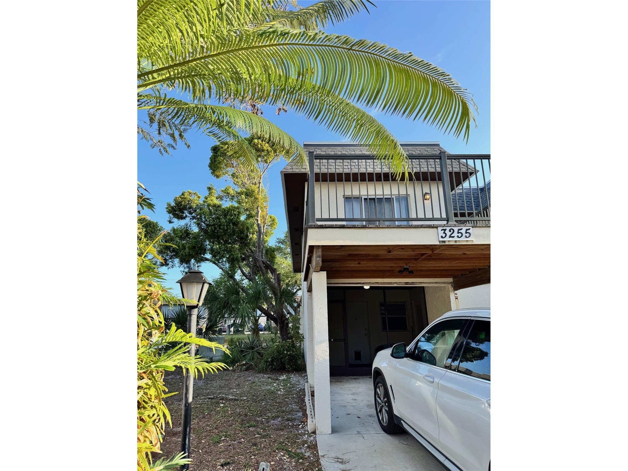 3255 Ramblewood Place Sarasota FL 34237 A4690822 image1