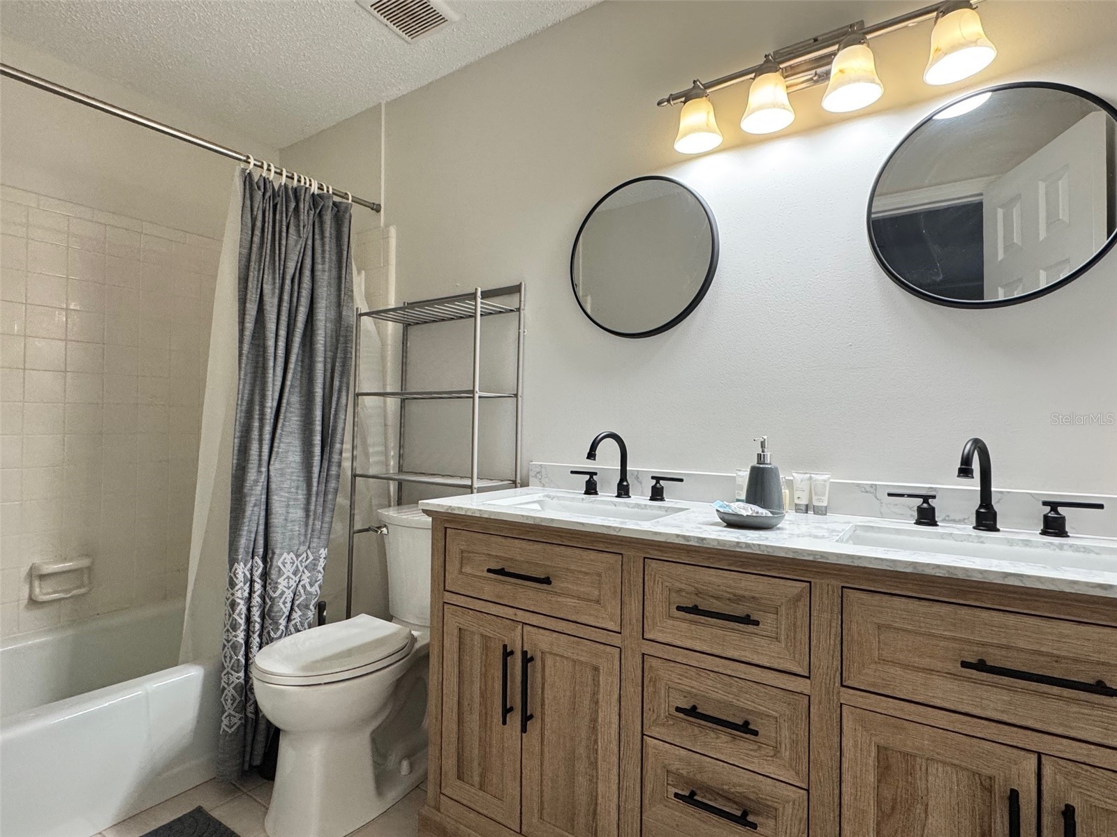 3255 Ramblewood Place Sarasota FL 34237 A4690822 image12
