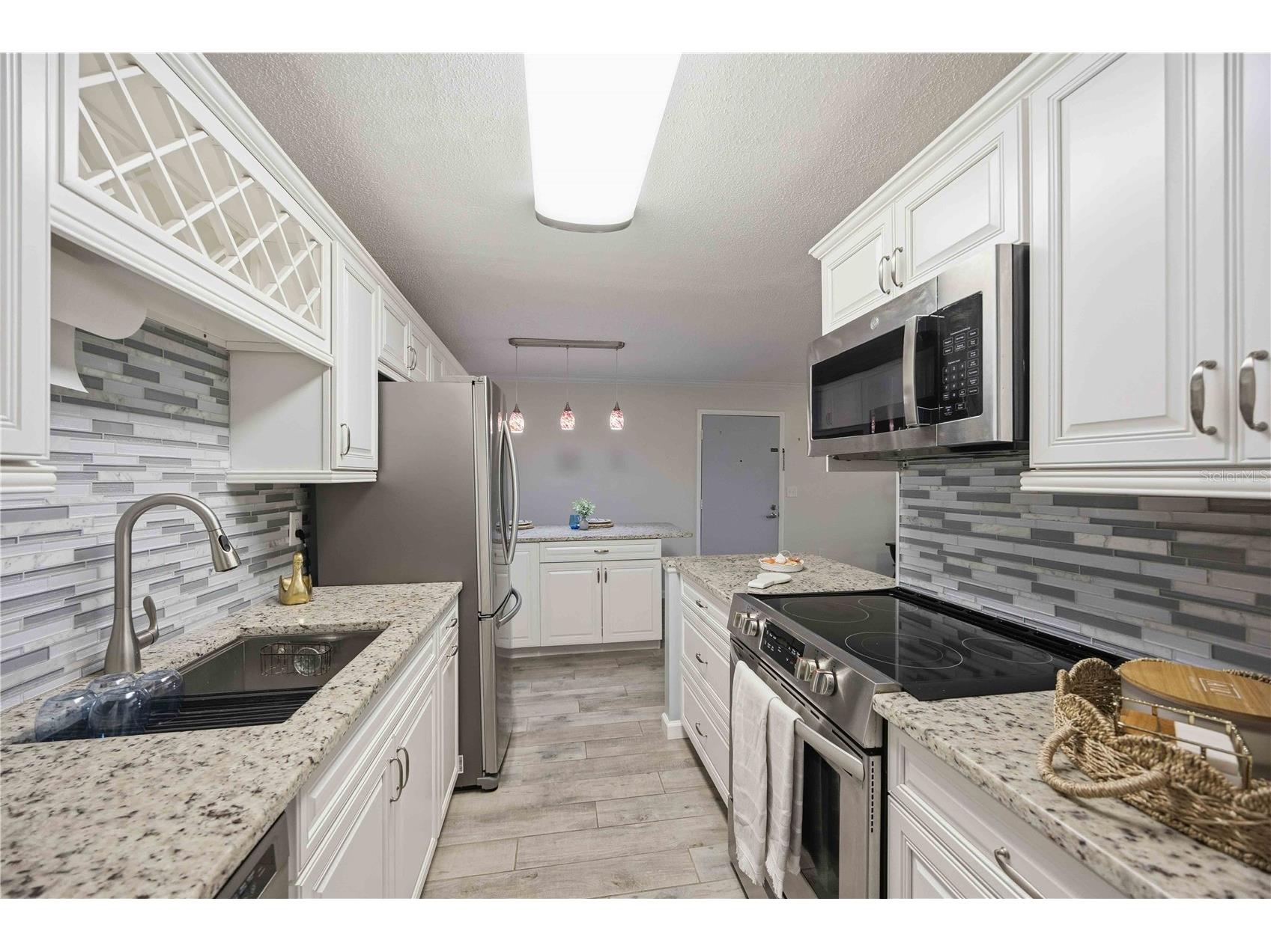 3259 Beneva Road #101 Sarasota FL 34232 A4687468 image8