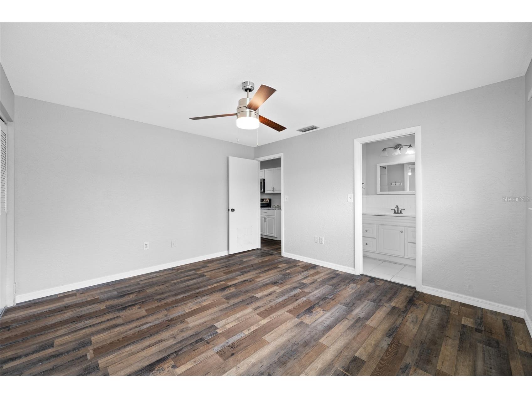 3259 Parkway Place Palm Harbor FL 34684 TB8528743 image35
