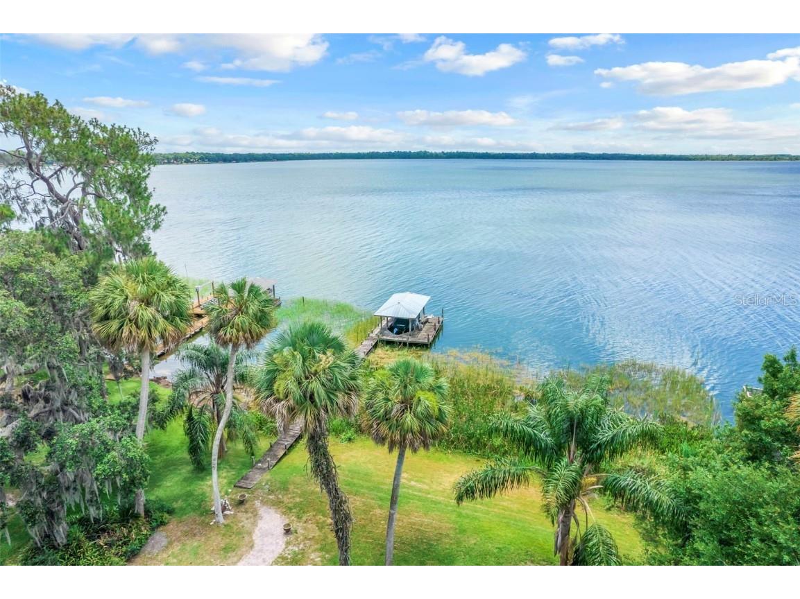 32593 Lakeshore Drive, Tavares, FL, 32778 MLS O6032034 Edina Realty