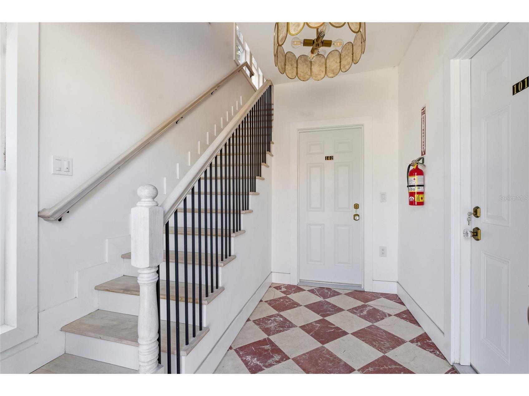 326 6th Avenue N #204 Saint Petersburg FL 33701 TB8482105 image2