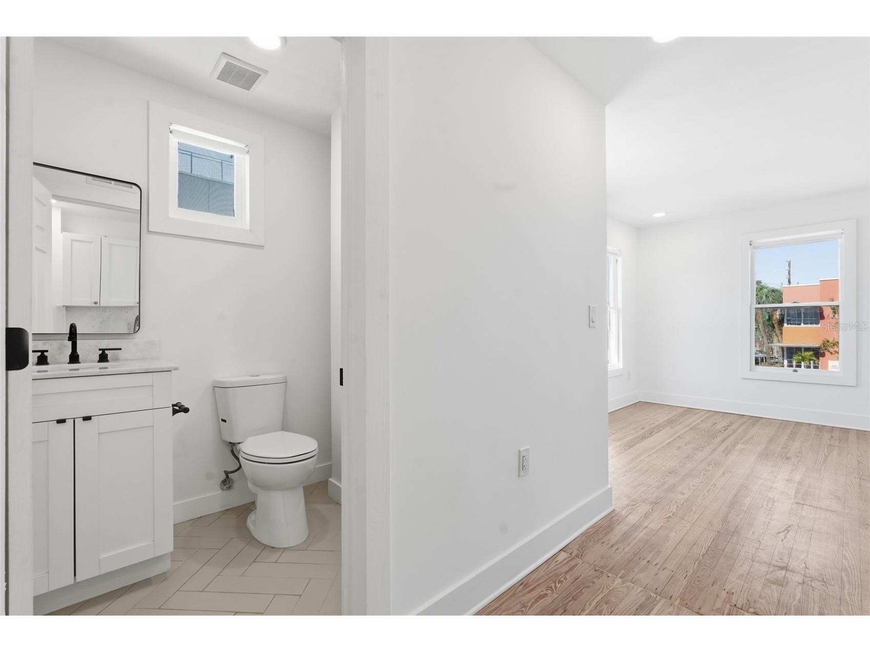 326 6th Avenue N #204 Saint Petersburg FL 33701 TB8482105 image6