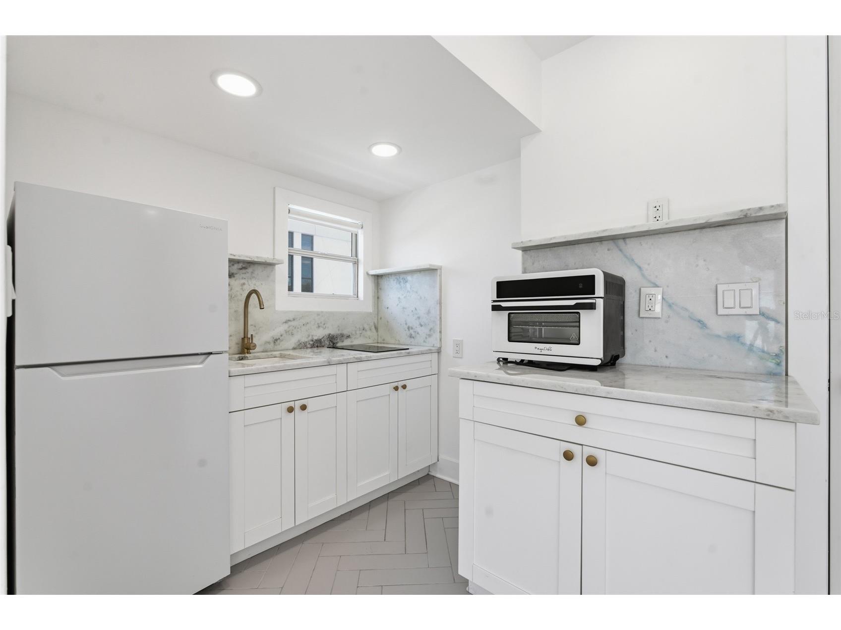 326 6th Avenue N Saint Petersburg FL 33701 TB8478433 image25