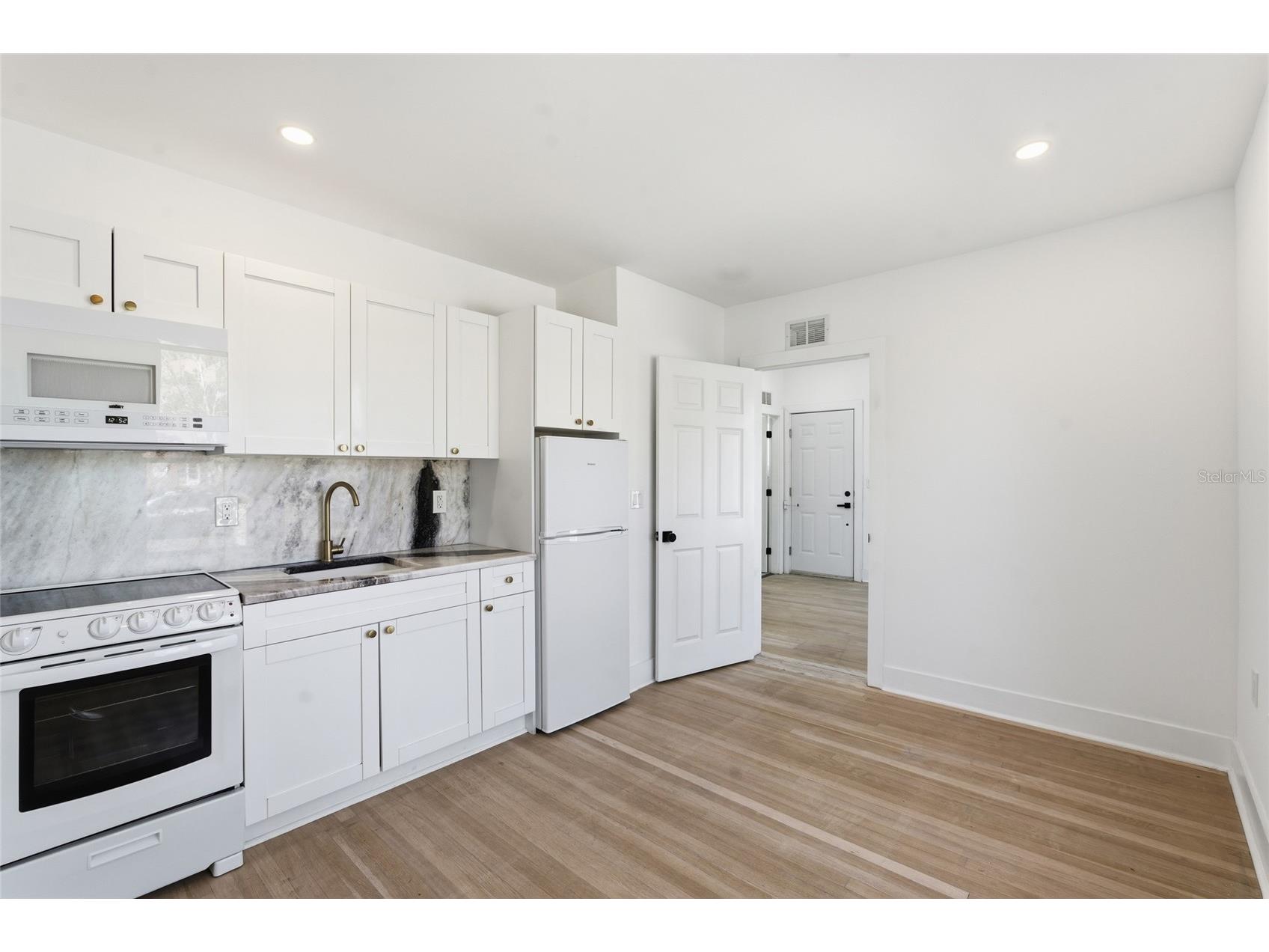 326 6th Avenue N Saint Petersburg FL 33701 TB8478433 image6