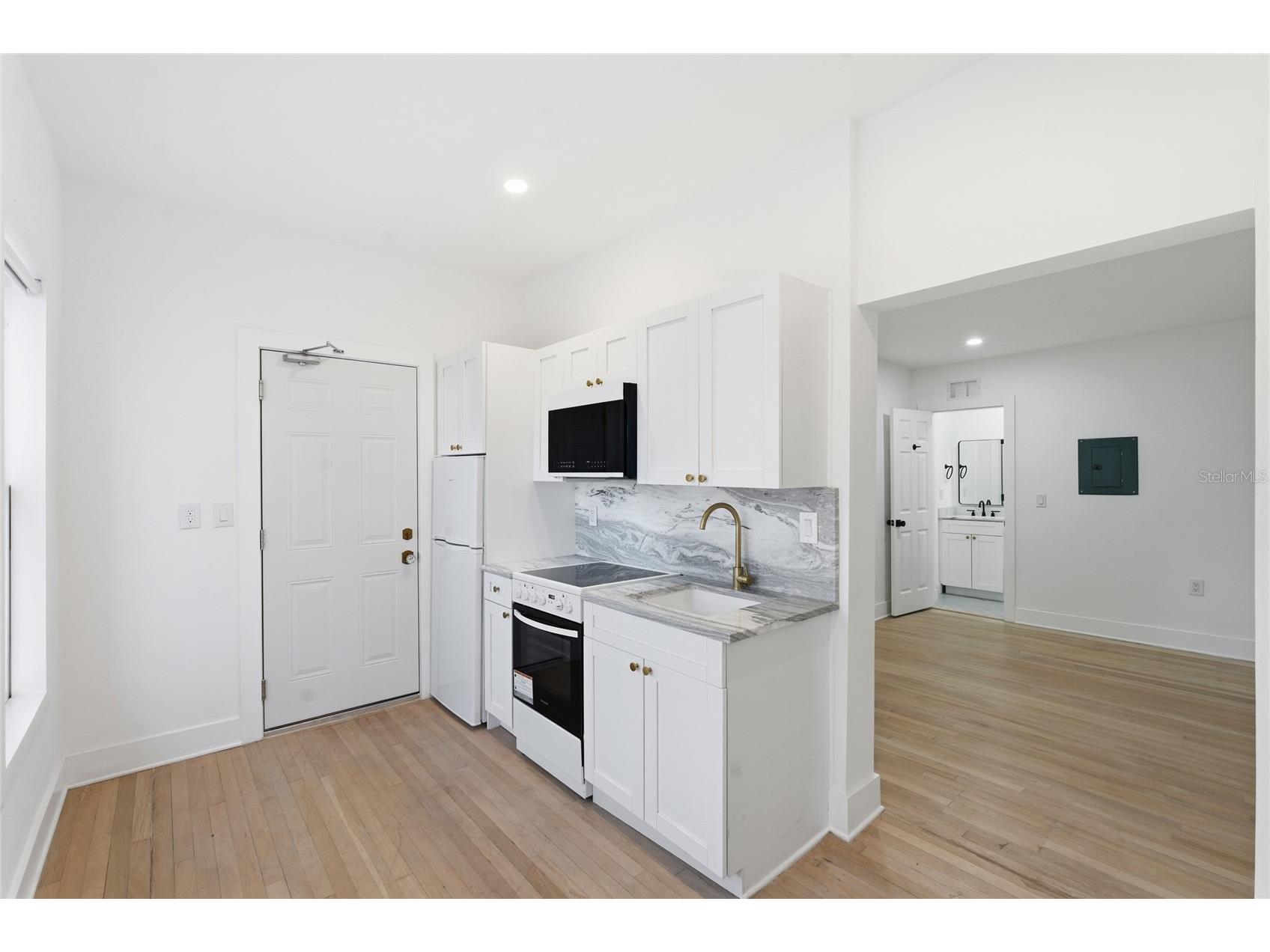 326 6th Avenue N Saint Petersburg FL 33701 TB8478433 image8