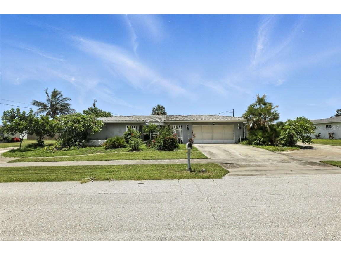 326 Mann Avenue SE Port Charlotte FL 33952 A4658300 image1