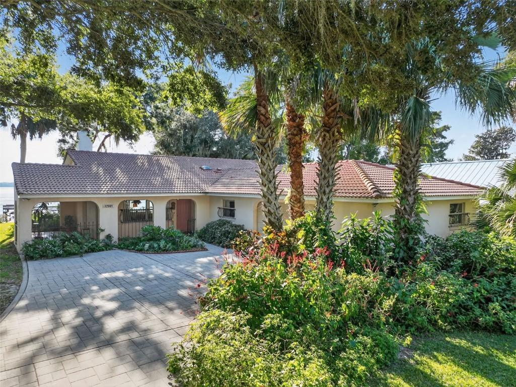 32601 Lakeshore Drive Tavares FL 32778 - LAKE DORA G5104772 image1