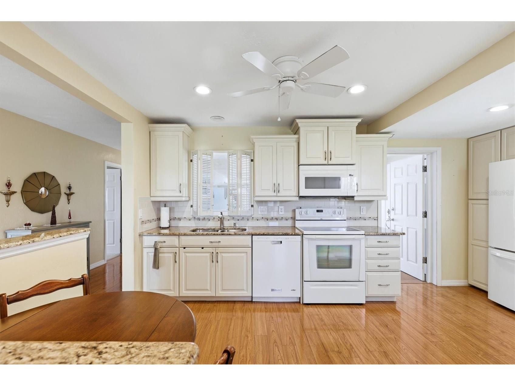 3262 Brockton Lane #608 Sarasota FL 34239 A4696157 image15