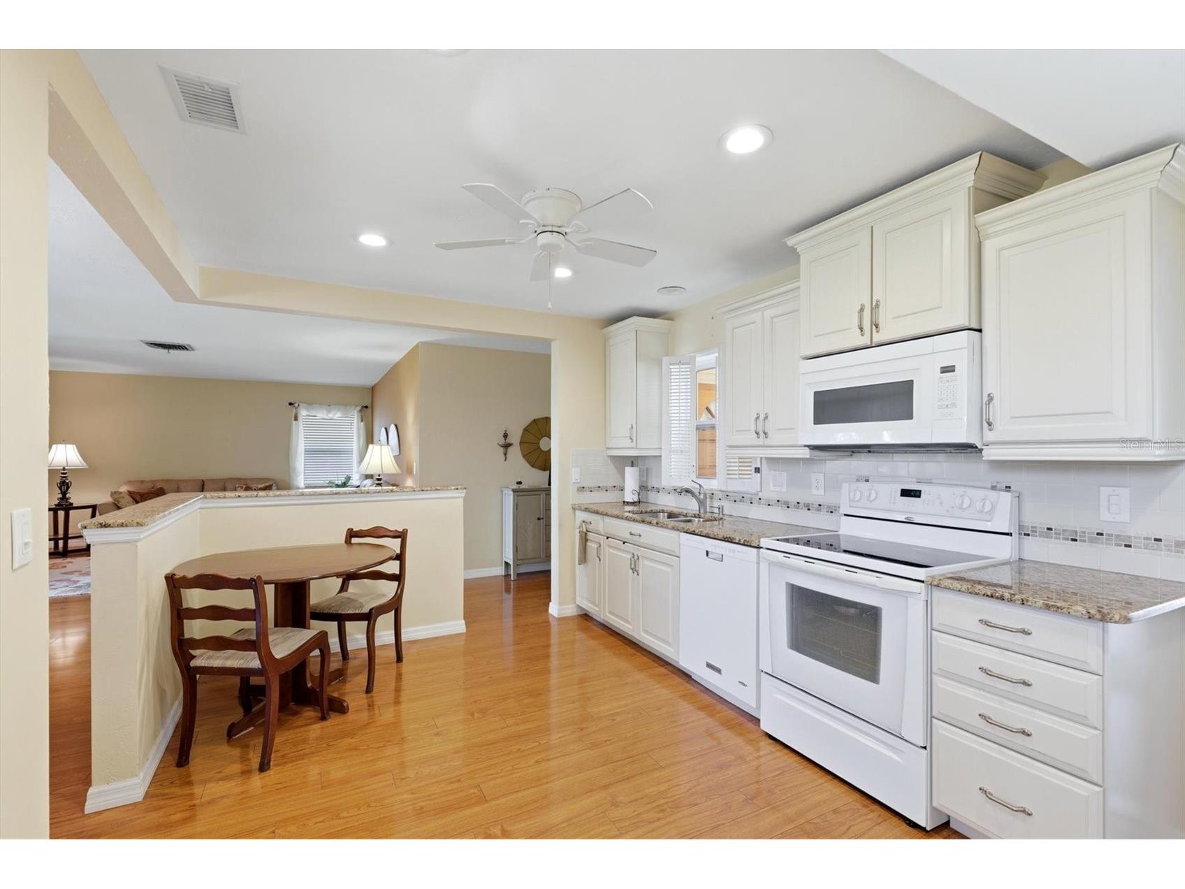 3262 Brockton Lane #608 Sarasota FL 34239 A4696157 image16
