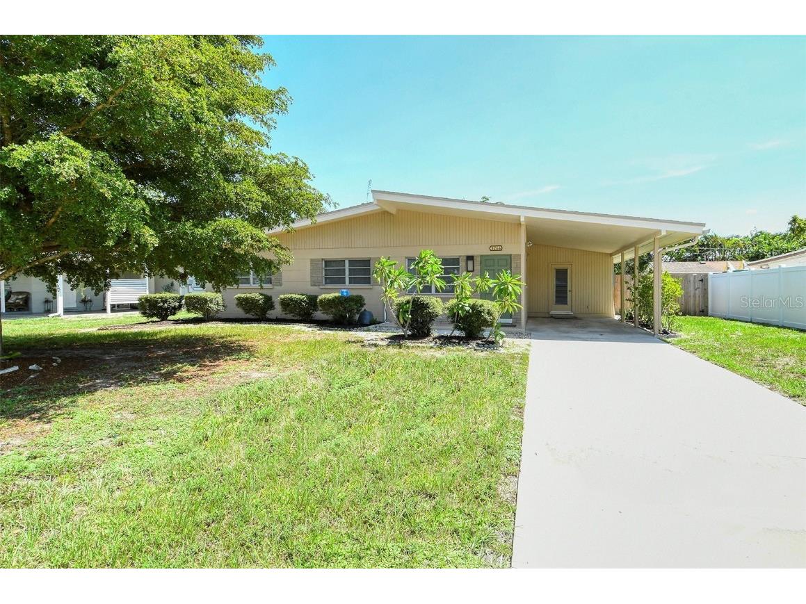 3266 8th Street Sarasota FL 34237 A4580355 image1