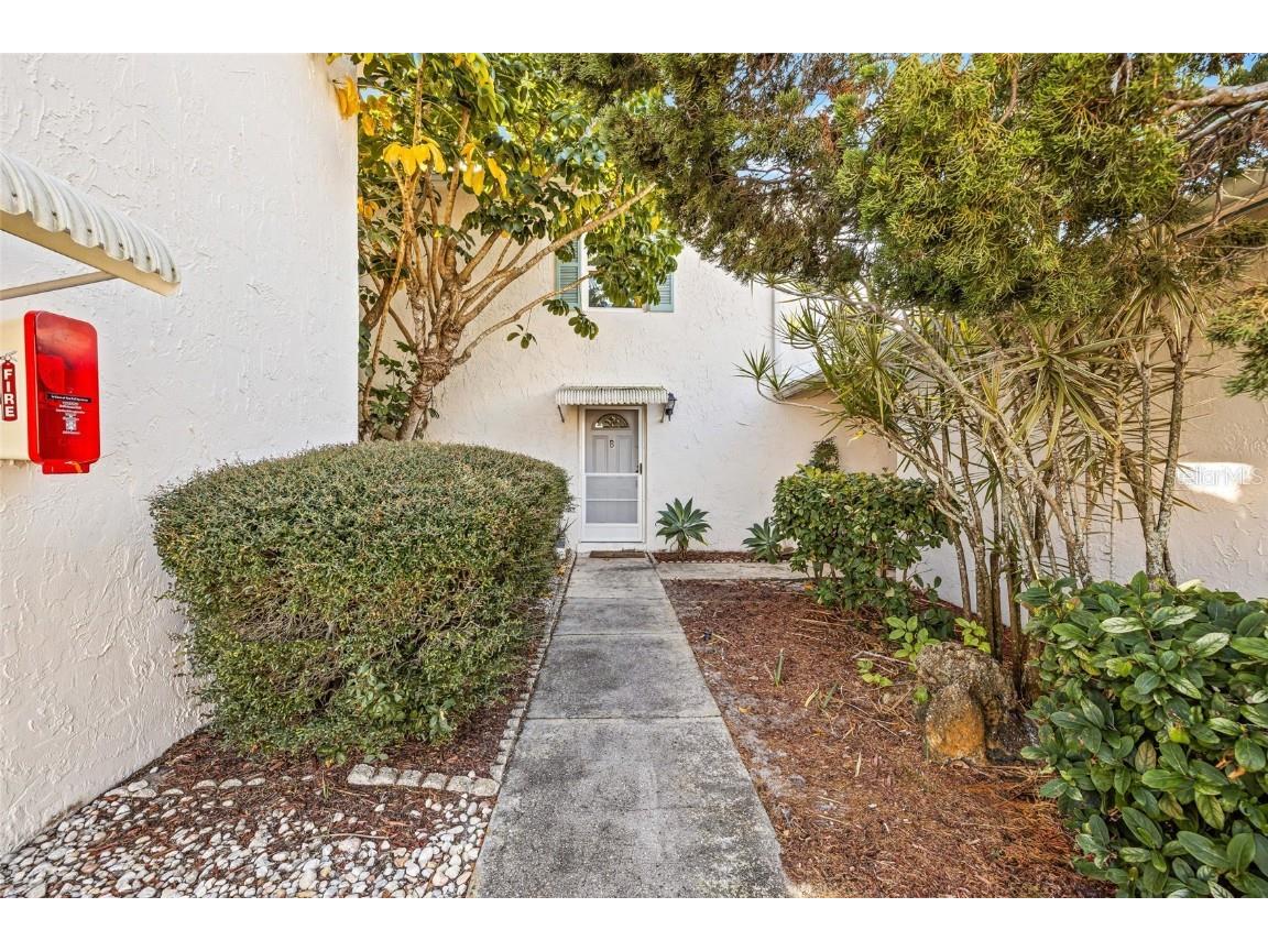 3267 39th Street S #B Saint Petersburg FL 33711 TB8445031 image1