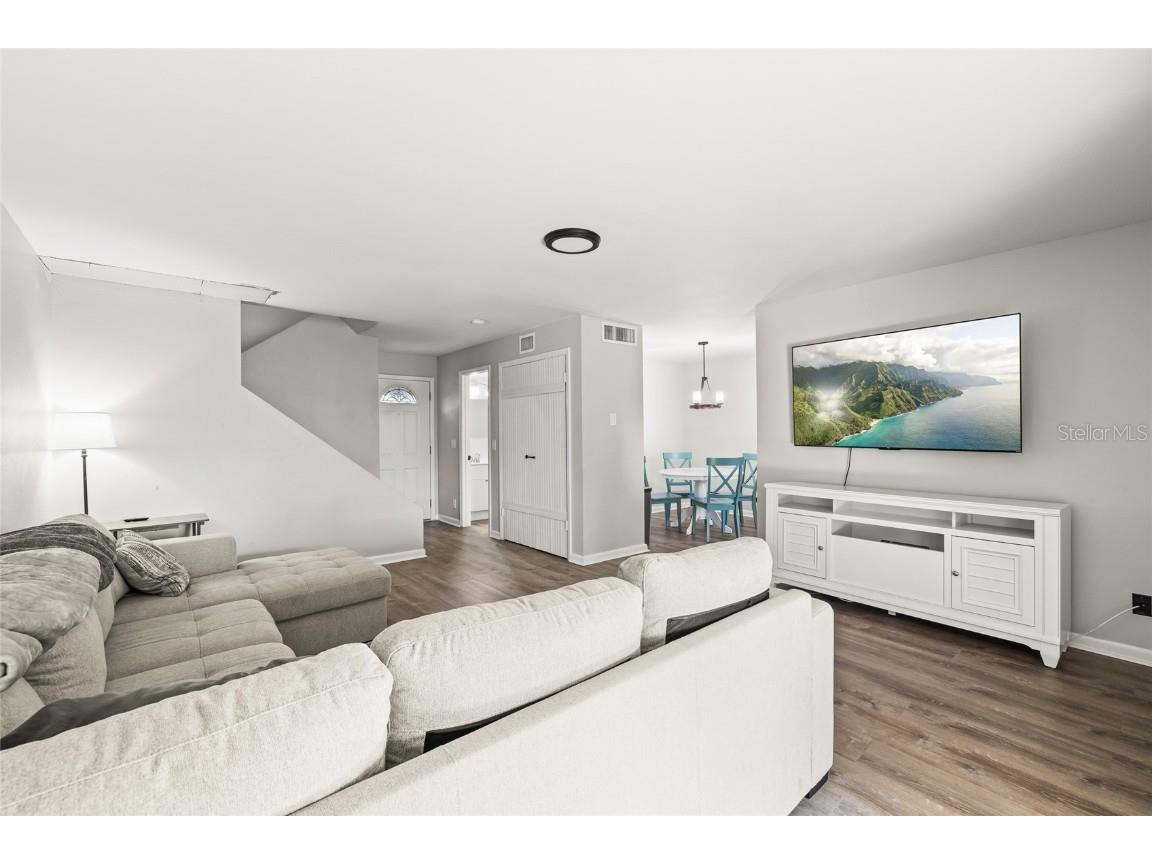 3267 39th Street S #B Saint Petersburg FL 33711 TB8445031 image5