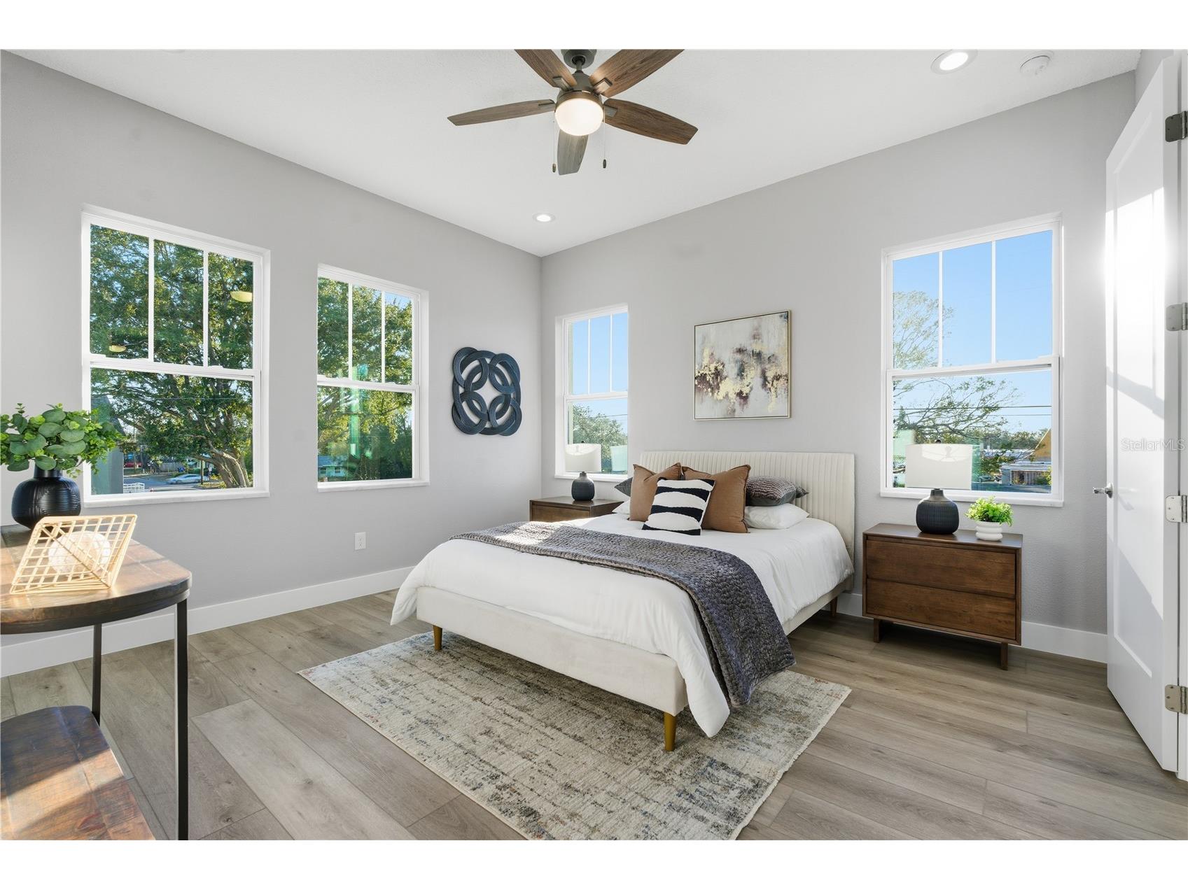 3267 Emerson Avenue S Saint Petersburg FL 33712 TB8477535 image14