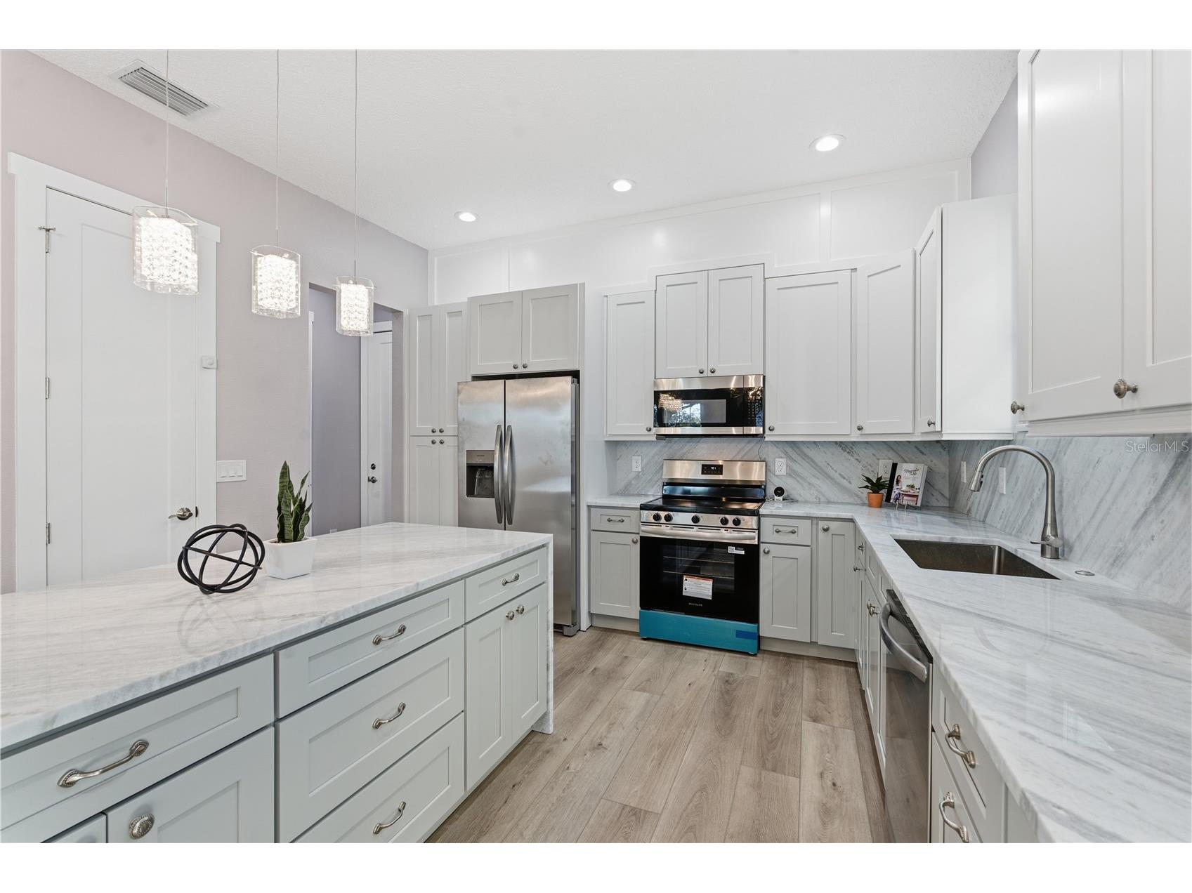 3267 Emerson Avenue S Saint Petersburg FL 33712 TB8477535 image6