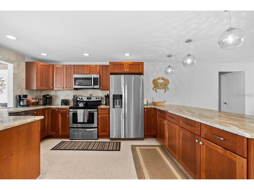 327 Avenida Milano Sarasota FL 34242 A4640458 image16