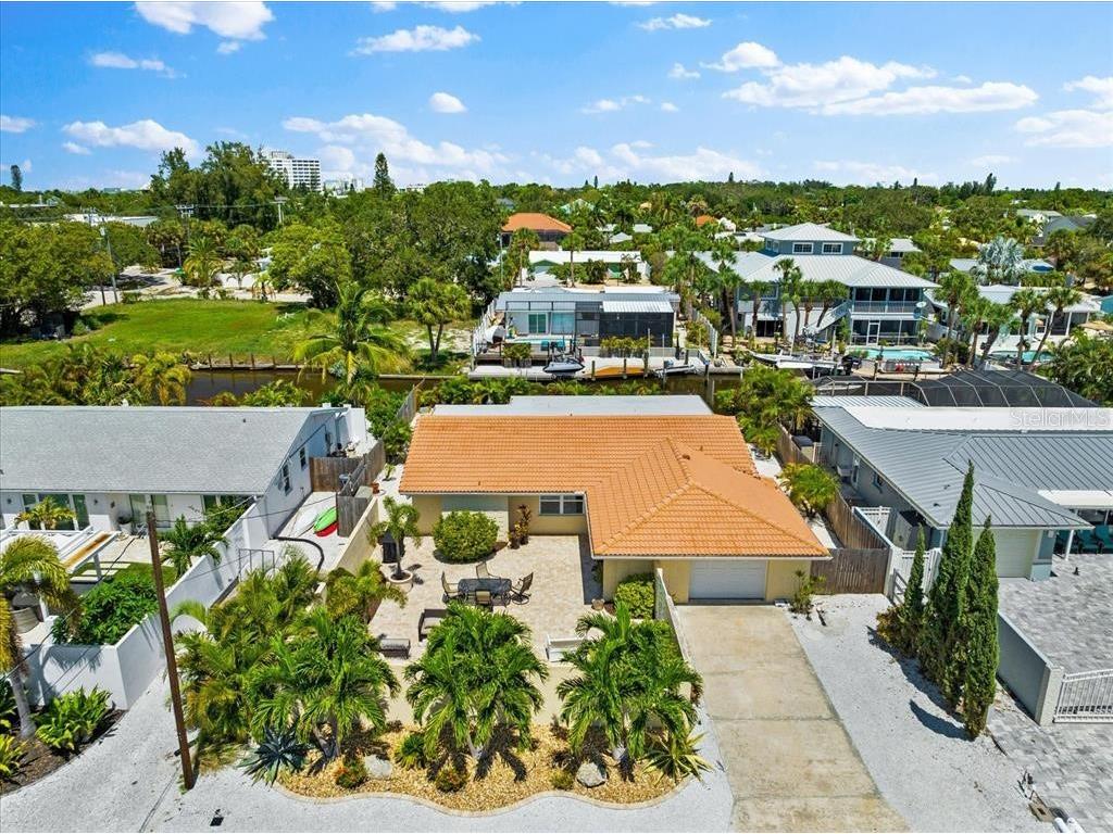 327 Avenida Milano Sarasota FL 34242 A4640458 image2