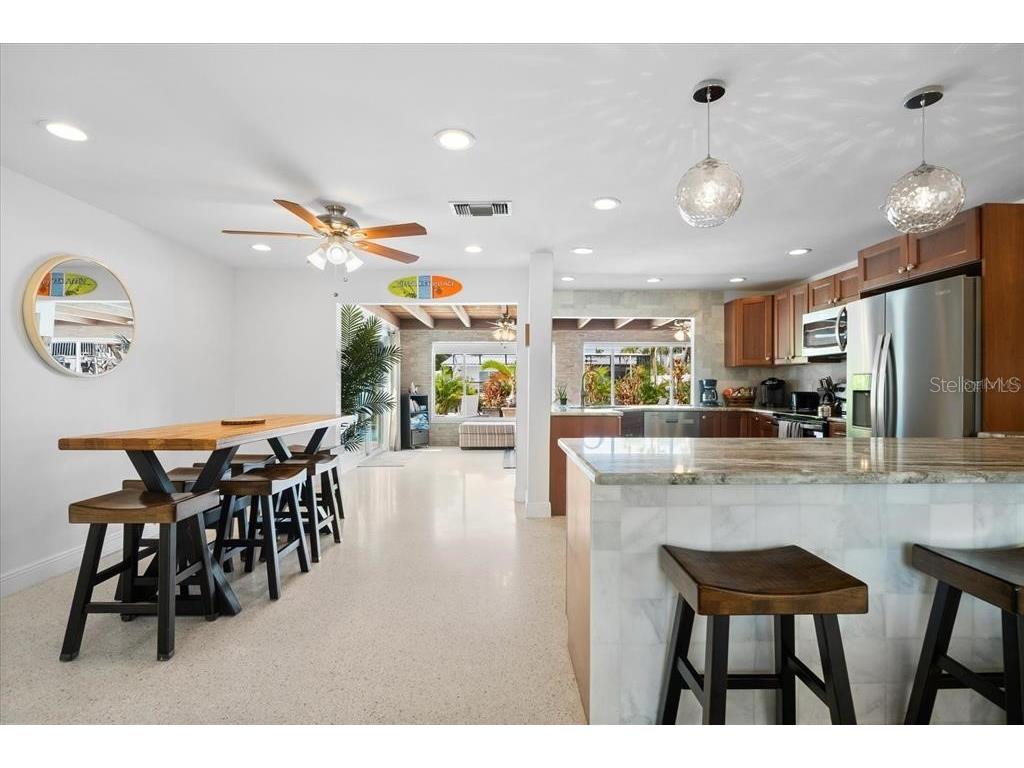 327 Avenida Milano Sarasota FL 34242 A4640458 image22