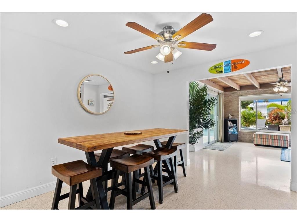 327 Avenida Milano Sarasota FL 34242 A4640458 image24