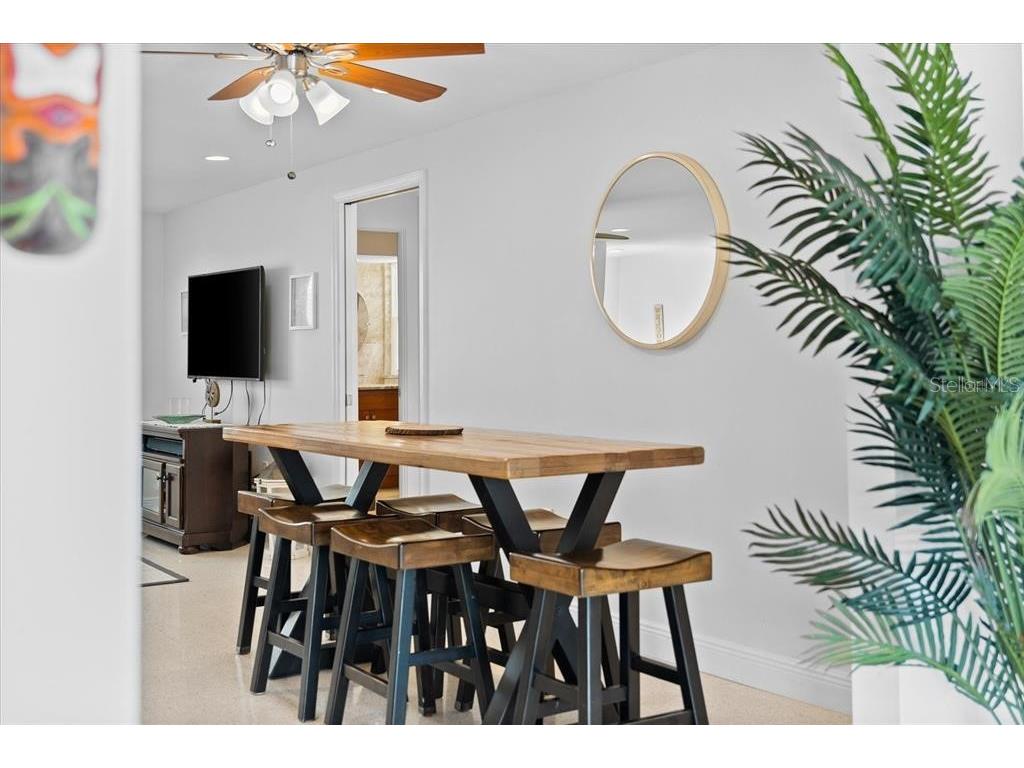 327 Avenida Milano Sarasota FL 34242 A4640458 image25