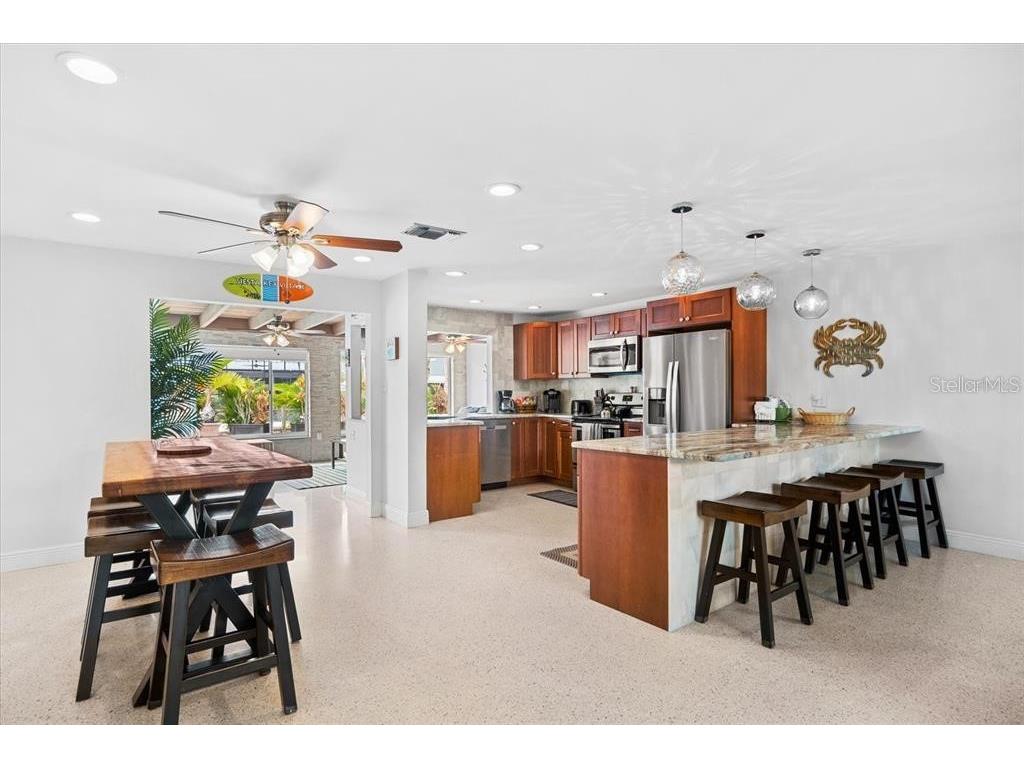 327 Avenida Milano Sarasota FL 34242 A4640458 image26