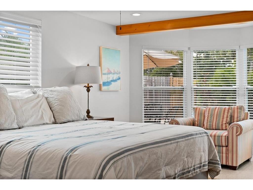 327 Avenida Milano Sarasota FL 34242 A4640458 image33