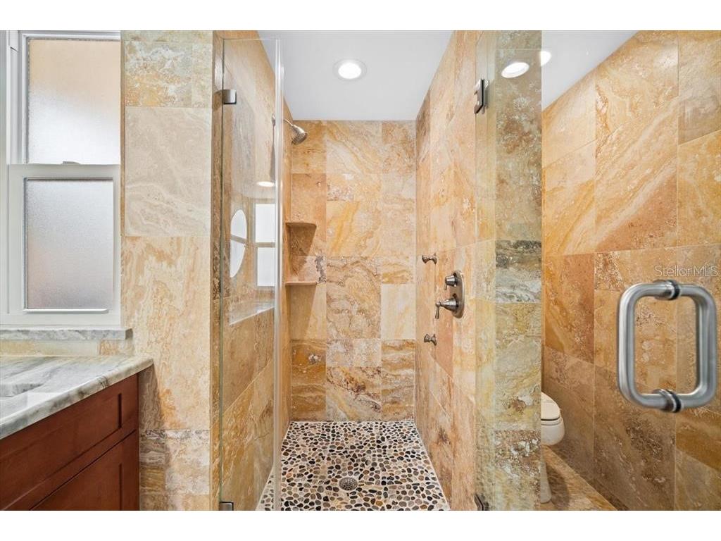 327 Avenida Milano Sarasota FL 34242 A4640458 image36