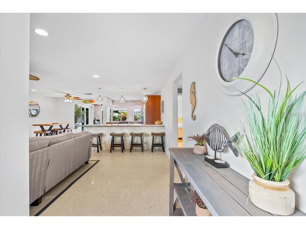 327 Avenida Milano Sarasota FL 34242 A4640458 image4