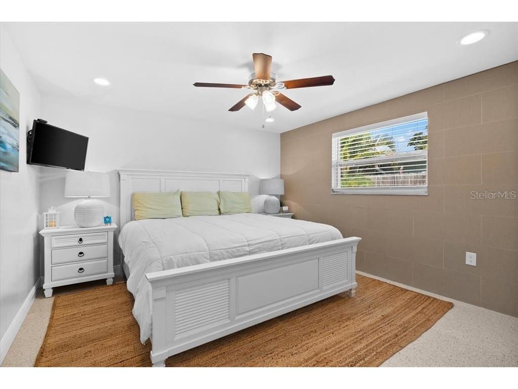 327 Avenida Milano Sarasota FL 34242 A4640458 image43